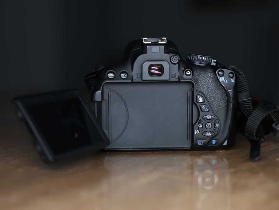 Продаю Камеру Canon EOS 650D + Полный пакет