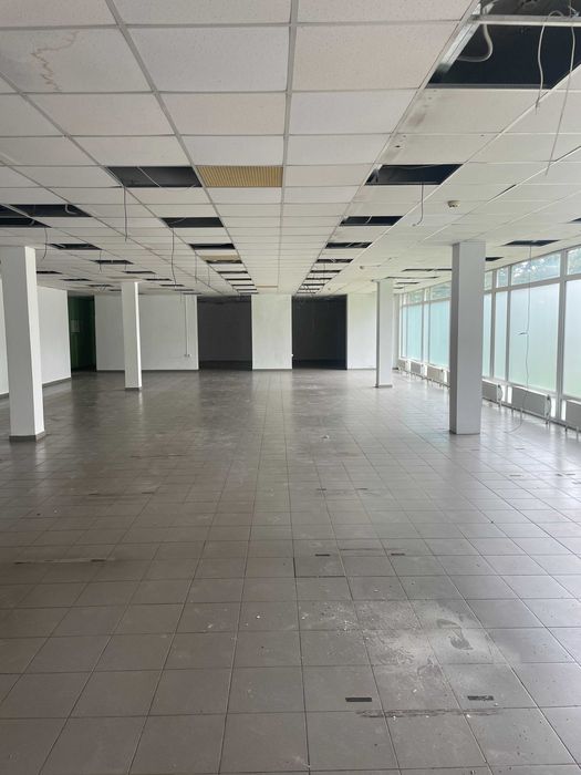 Приміщення по бул. Шевченка біля площі 700-річчя