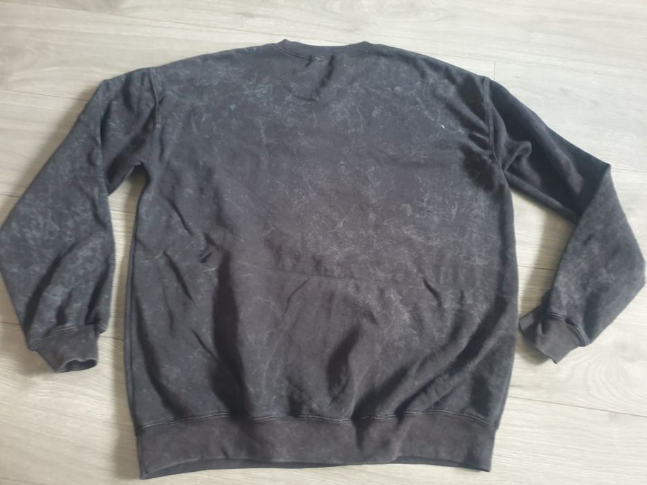 Bluza boohoo z nadrukiem M czarna usta czerwone