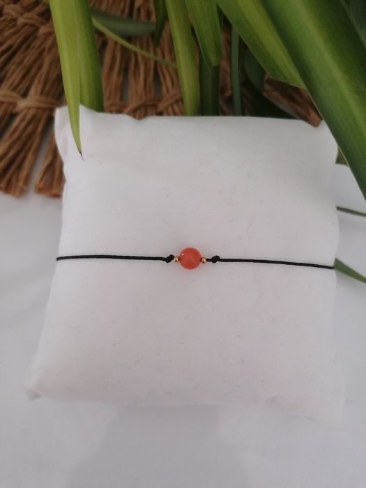 Bransoletka na sznurku z kamieniem naturalnym