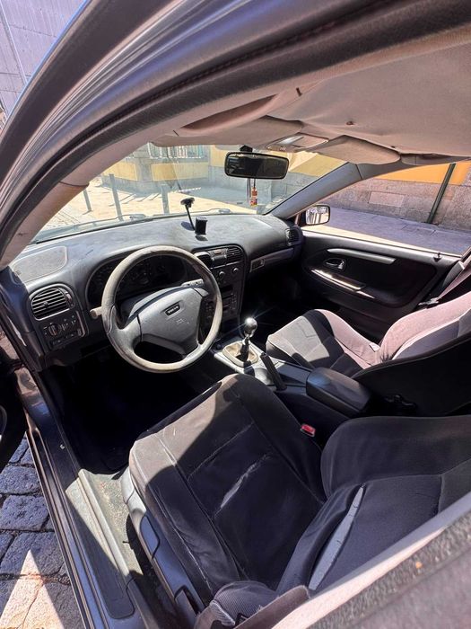 Volvo V40 Carrinha – 240.000 km – Oportunidade (Com ou Sem Jantes Especiais)