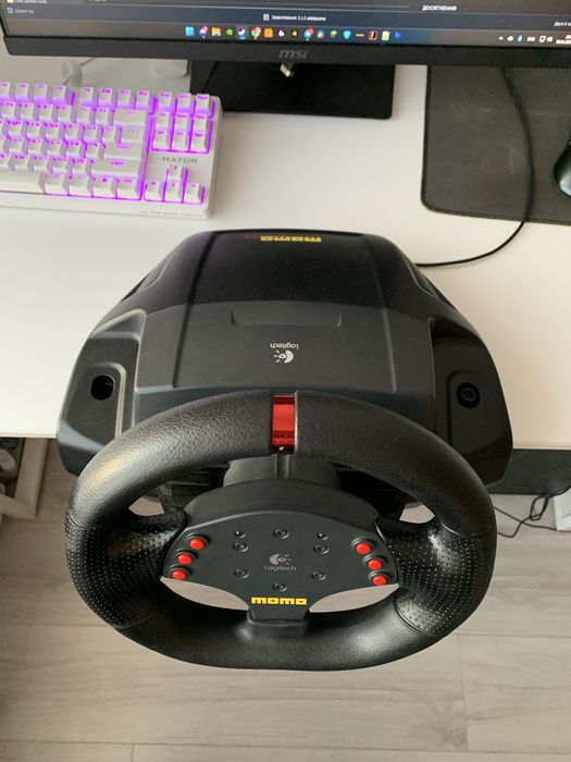 Ігровий руль Logitech momo raicing 240