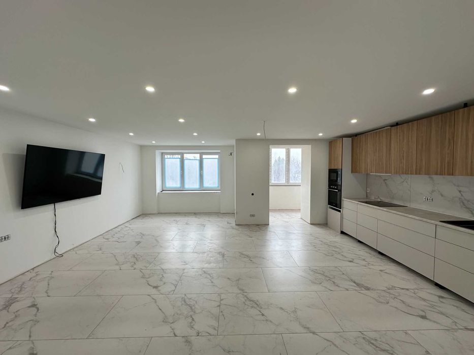 Велика 3 кімнатна квартира ЖК Веселка Річкова