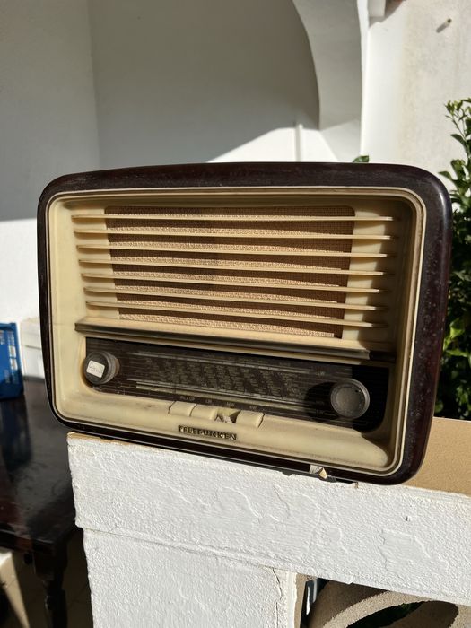 Rádio Antigo Telefunken D656 W – Colecionador / Vintage