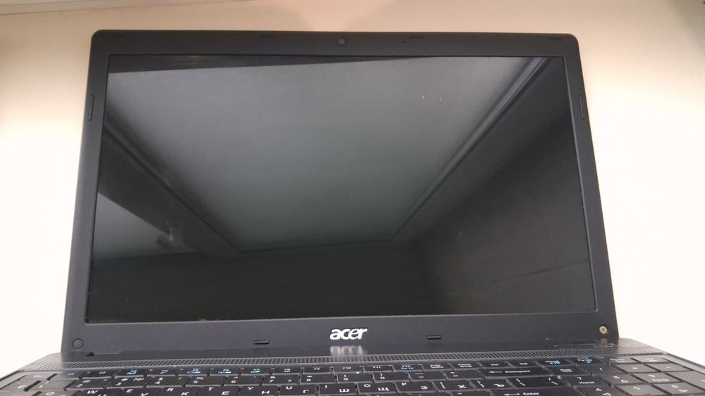 Продам не робочий ноутбук Acer TravelMate  5740. Під ремонт або на запчастини.