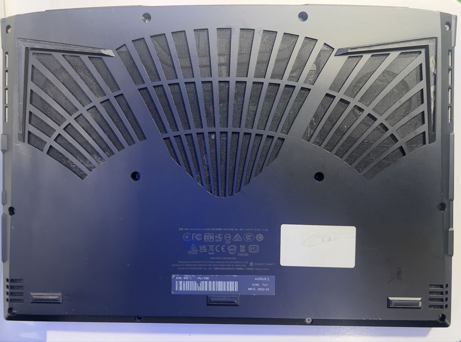 Gigabyte AORUS 5 KE4