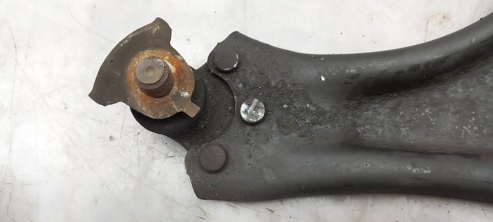 Braço de suspensão frente direito PEUGEOT 208