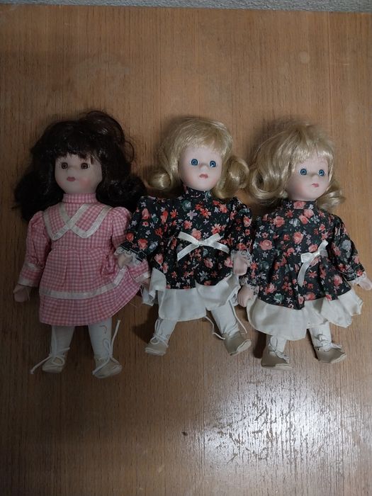 Bonecas de porcelana