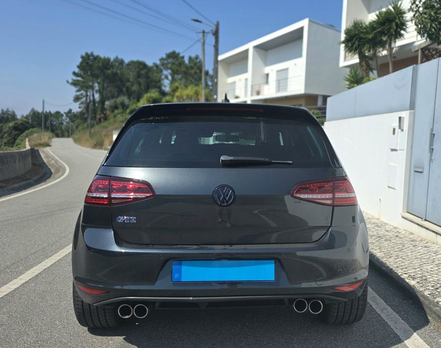 Volkswagen Golf GTE Hybrido plug-in aceito retoma