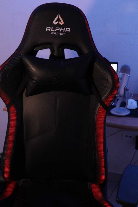 Oportunidade! Cadeira Gamer Alpha Gamer com Led