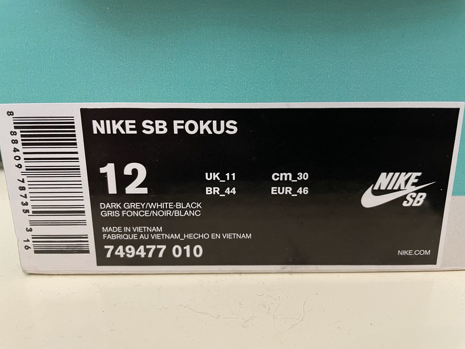 Продам кроссовки Nike