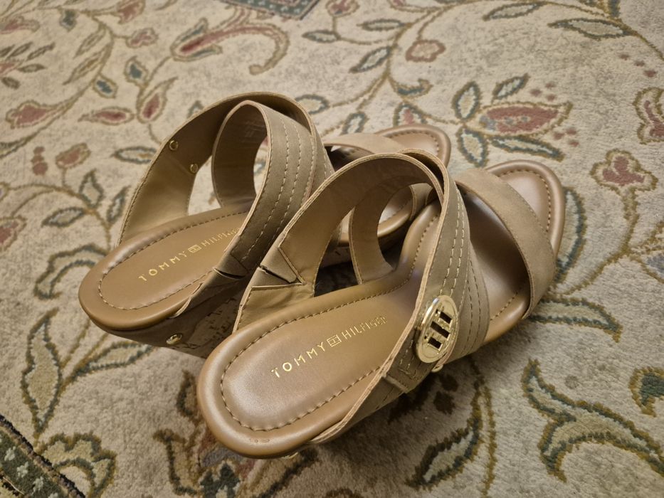 Нові босоножки Tommy Hilfiger 10M