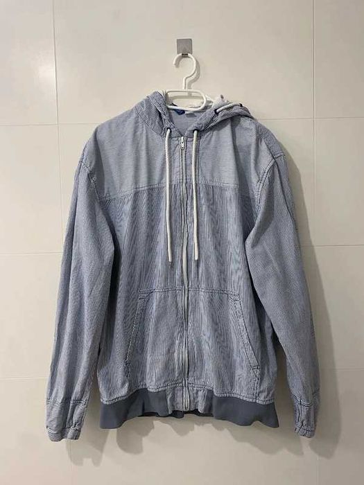 Męska niebiesko-biała wiosenna kurtka z kapturem w paski H&M Divided L