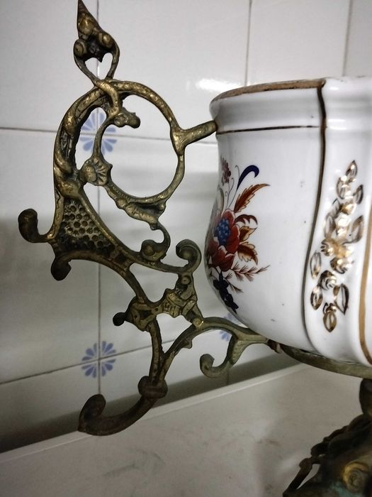 Floreira muito antiga e raríssima