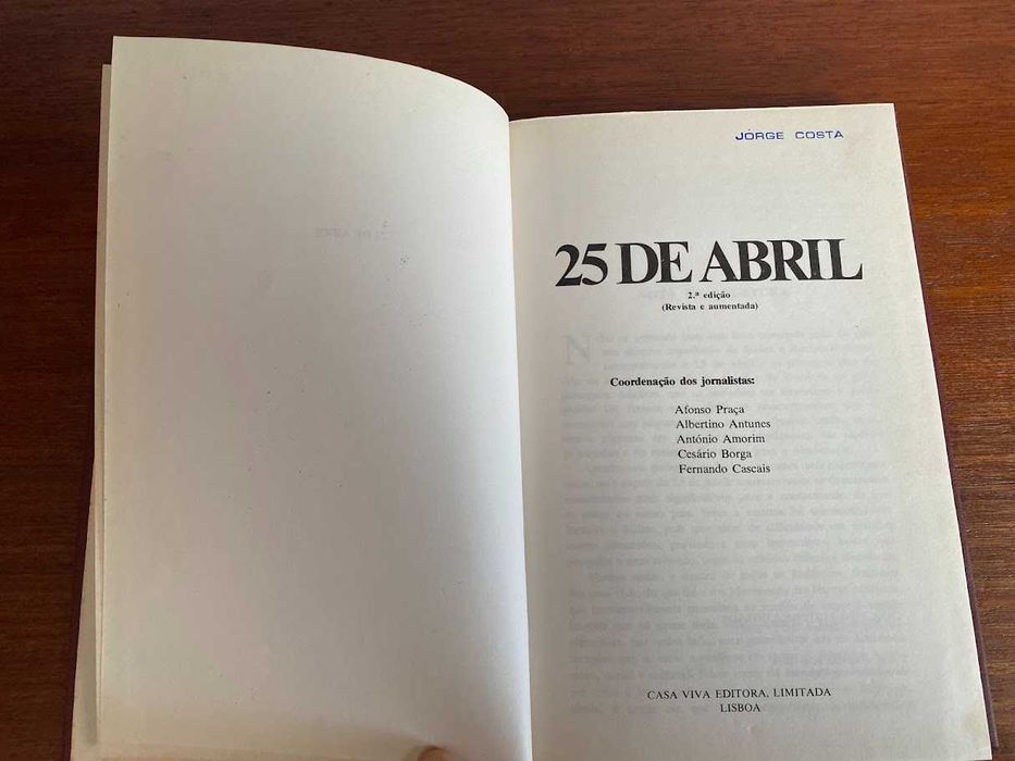 Livro 25 de Abril 2ª edição, encadernado