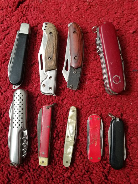 Conjunto de vários canivetes