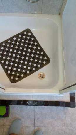 Cabine de duche, base e torneira