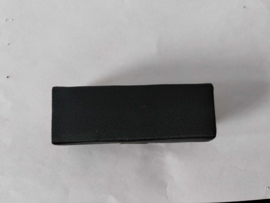 Etui na szminkę z lusterkiem