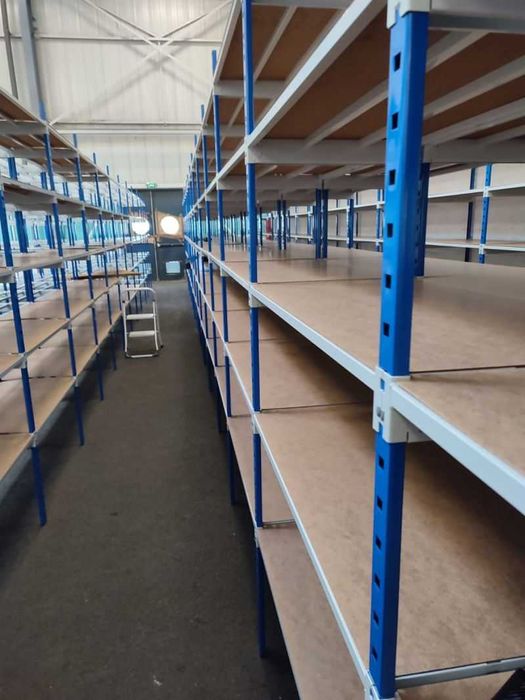 Estantes de Armazenamento Versáteis para Carga Manual