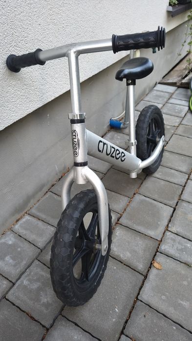Rowerek biegowy Cruzee – aluminiowy, lekki, stan bardzo dobry