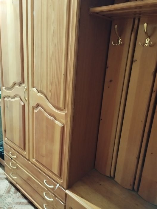 Передпокій з натурального дерева