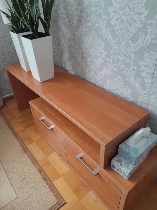 Szafka rtv zadbana