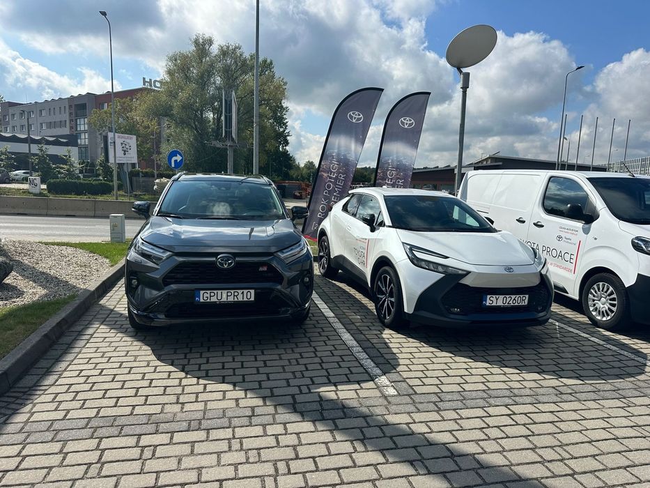 Toyota RAV4 Stan Nowy, możliwość finansowania, oraz pozostawienie starego samochod