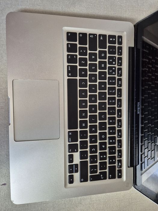 MacBook 2008 without charger64283856356993122