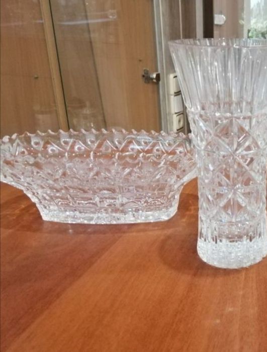 Продам хрустальную вазу
