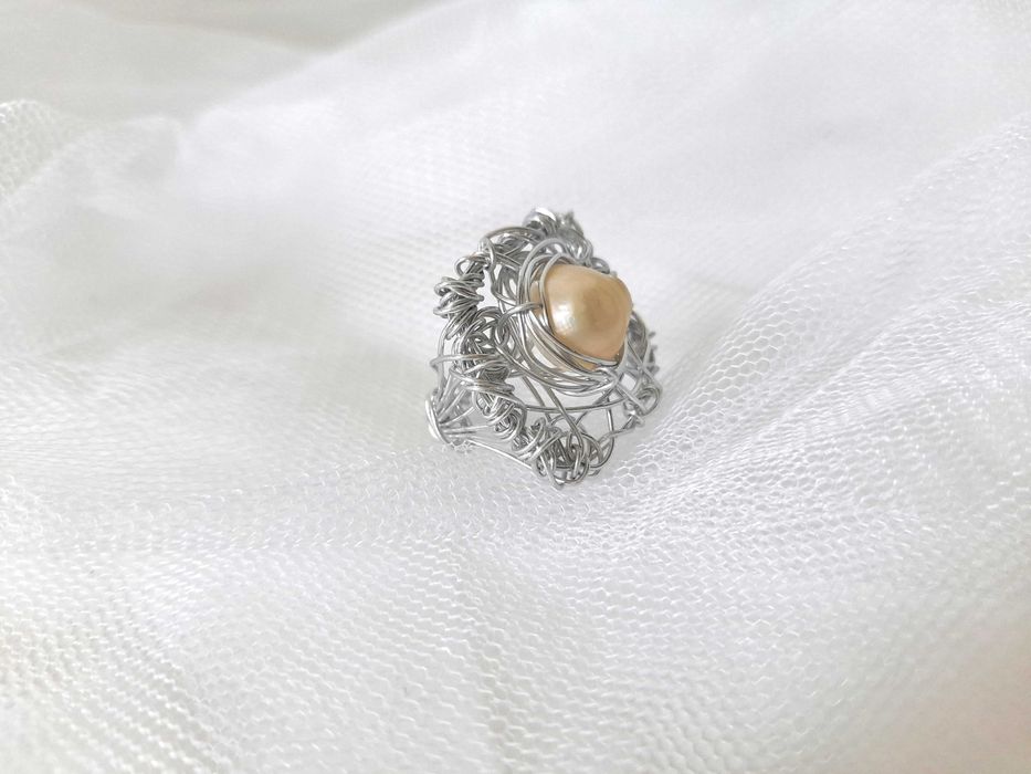 Anel barroco com pérola de rio genuína