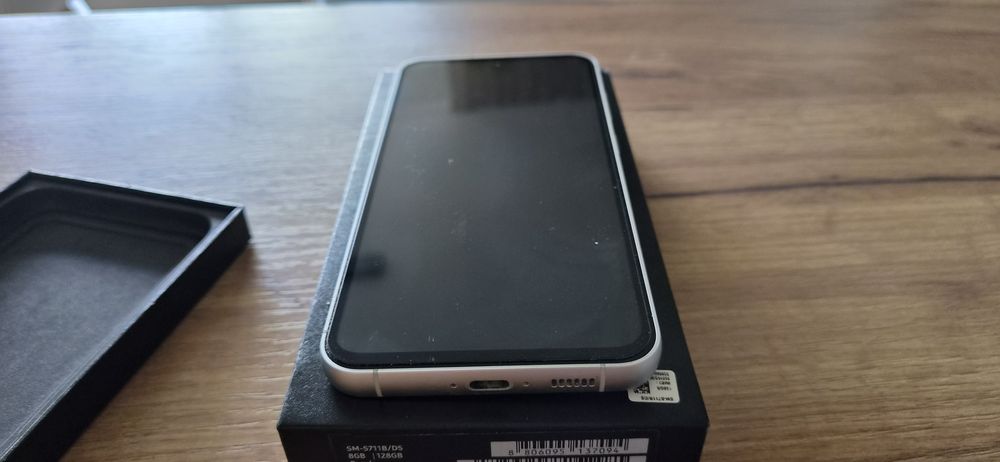 Samsung s23 fe 8gb/128gb lawendowy