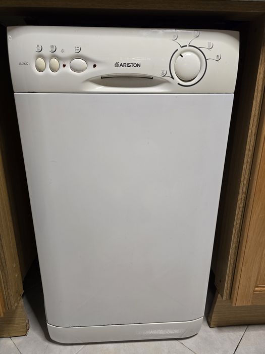 Máquina de lavar loiça ariston