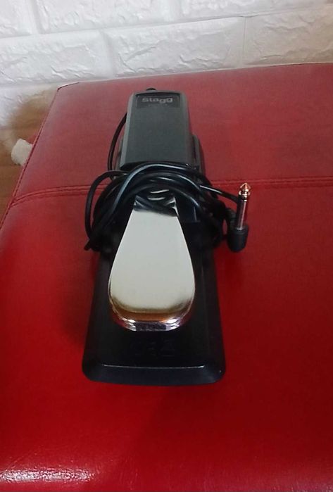 Piano ALESIS CONCERT 88 teclas e pedal