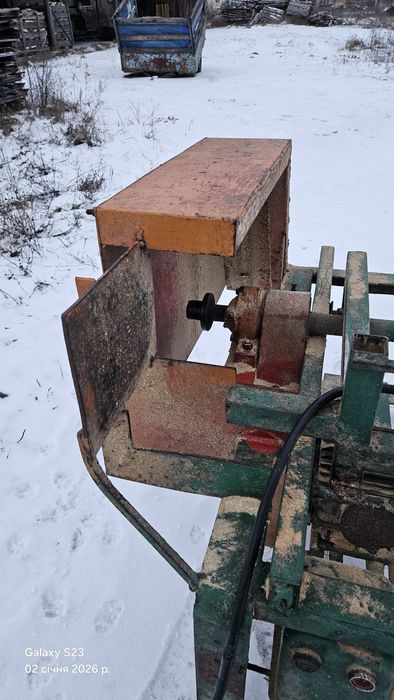 Верстат деревообробний, торцовочний, 1200мм для палетної дошки