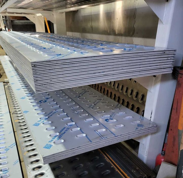 Blacha aluminiowa LOHR na auto-lawety , przyczepy 625x2500/3000x4 mm.