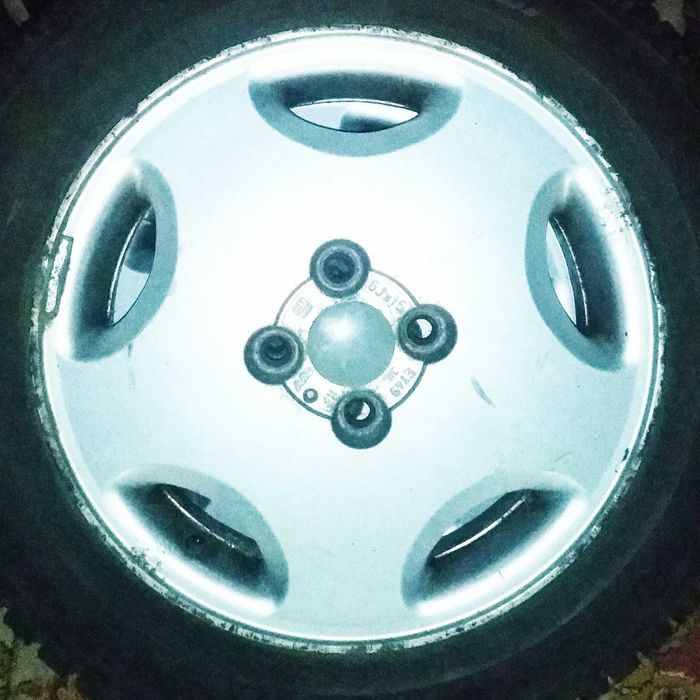 Диски GM с зимней резиной Lassa Iceways 2 (185/60. R15 88T - все б/у).