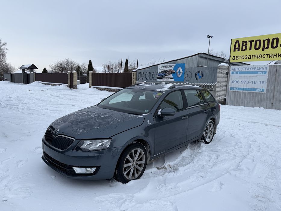 Комплектний перед Skoda a7 Шкода А7 Octavia  бампер LF7Y-F6F6