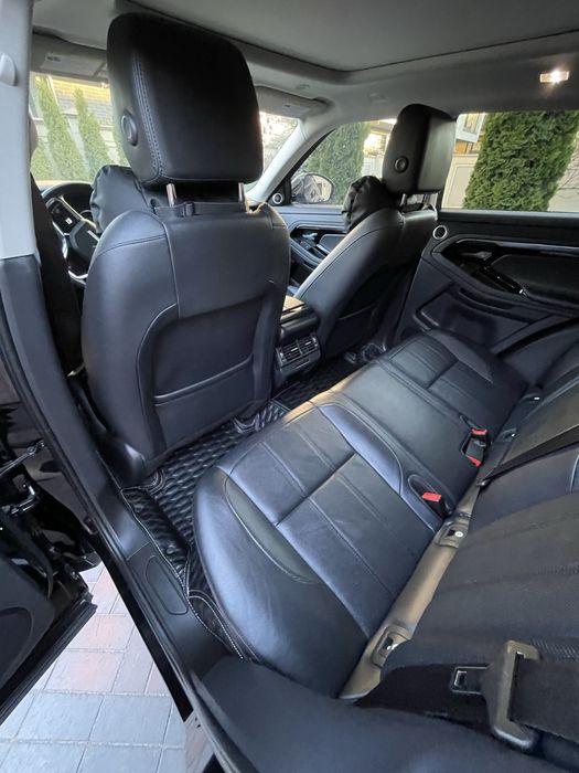Land Rover Range Rover Evogue P250 S 2022 рік