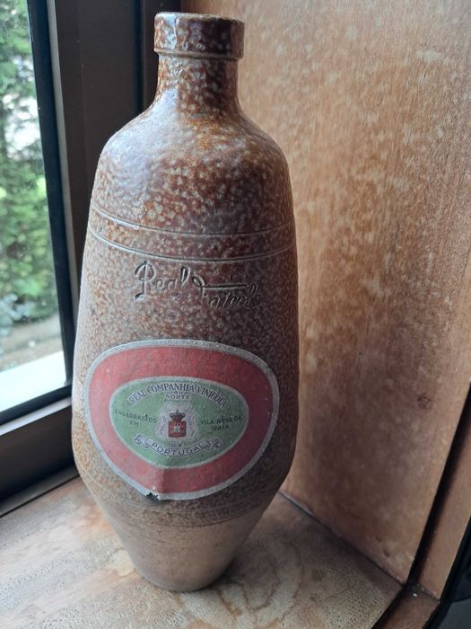 Garrafas em grés Real Companhia Velha- R.C.V.N.P.