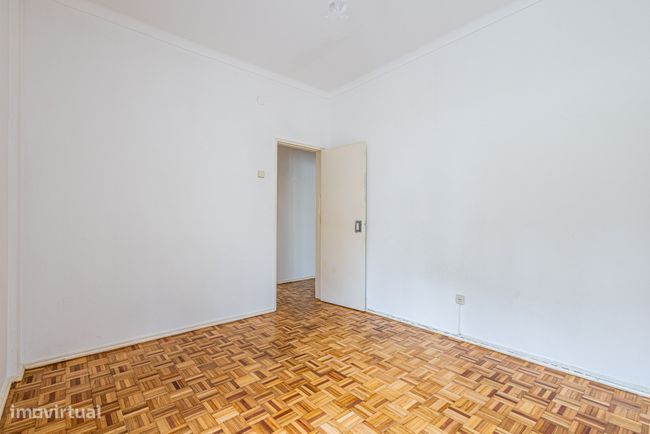 Apresento apartamento T3 com 2 varandas, localizado em Azambuja