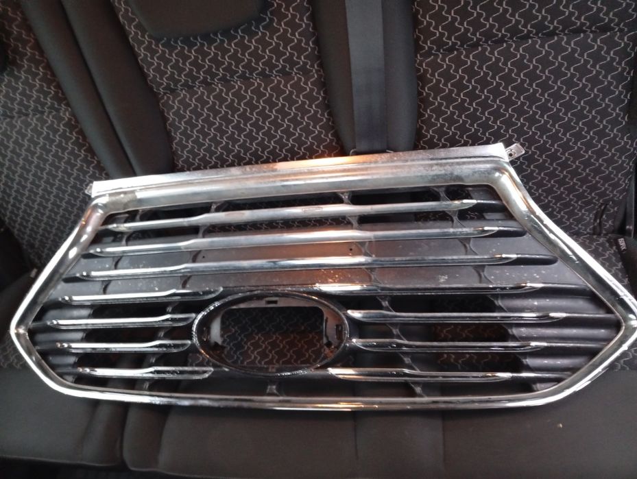 Решітка декоративна Hyundai Santa Fe