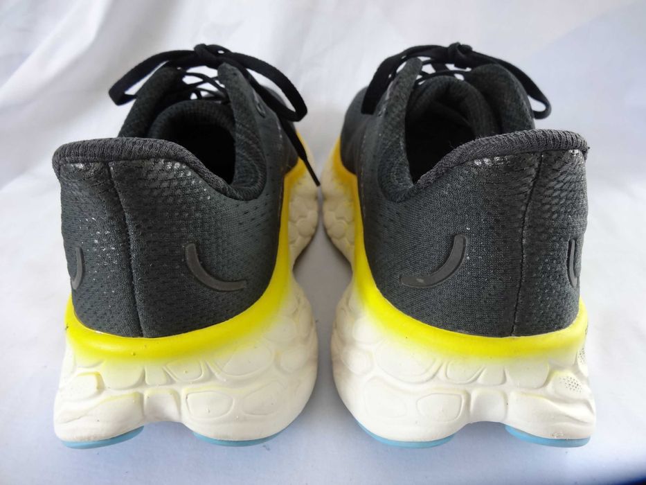 Buty NEW BALANCE Fresh Foam X More V4 roz 45 Bieganie Sportowe