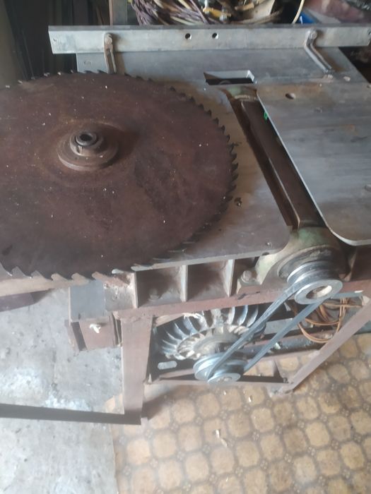 Деревообробний верстат