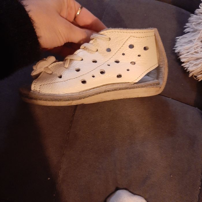 Kapcie, sandały profilowane