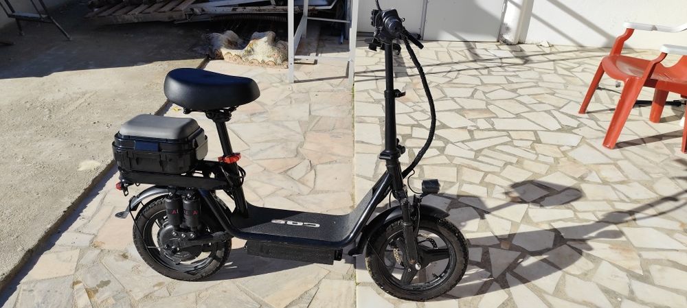 Trotinete elétrica com banco