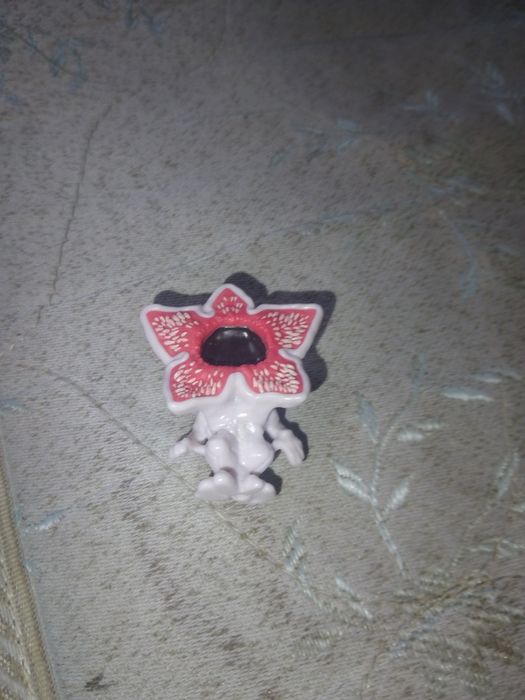 Kinder joy Stranger things