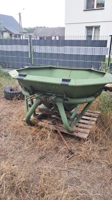 Siewnik Amazone 600l