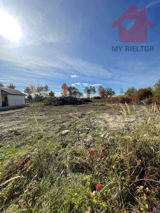 Продаж ділянки в Сторожниці