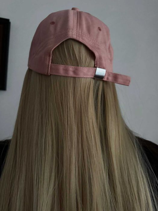 Продам волосся пришите до кепки.