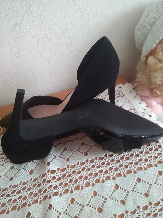Туфлі 40 р по ст 27 ш 9 см каблук 8 см